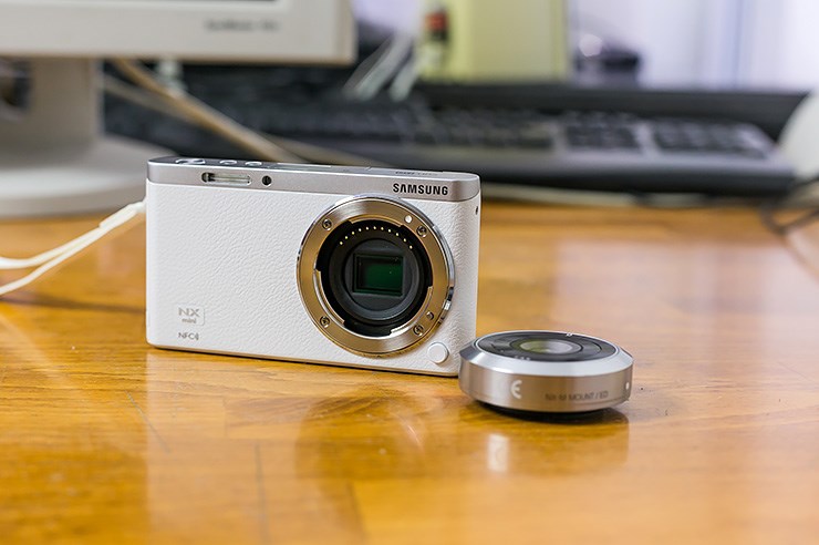 Samsung NX Mini (6).jpg